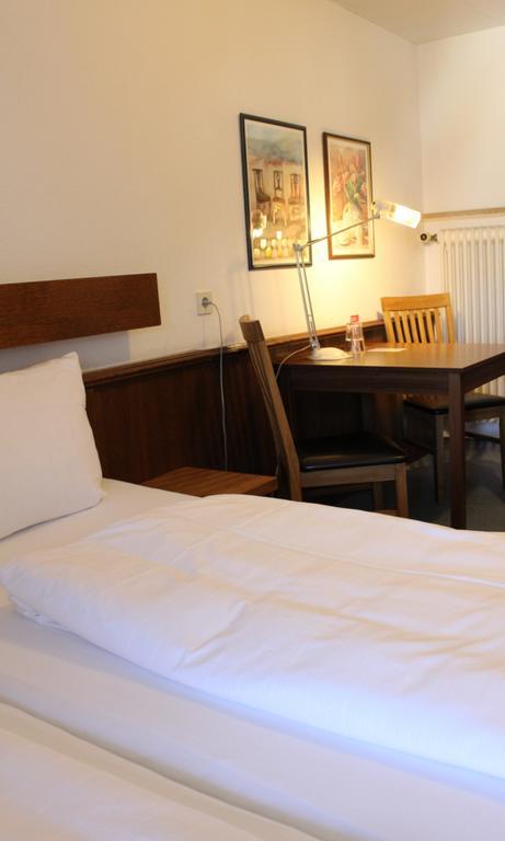 Hotel Pension Koeberl Мюнхен Экстерьер фото