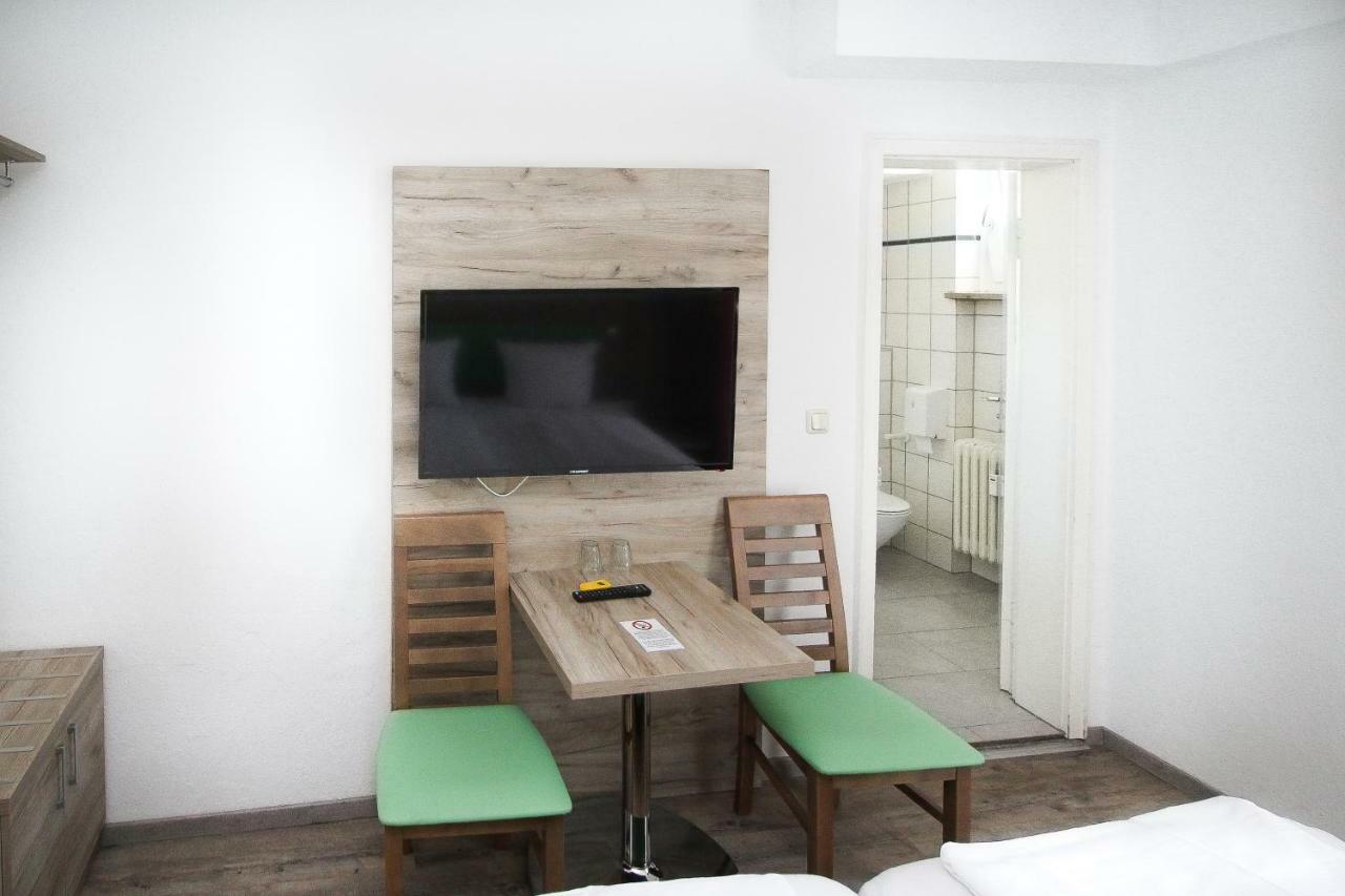 Hotel Pension Koeberl Мюнхен Экстерьер фото