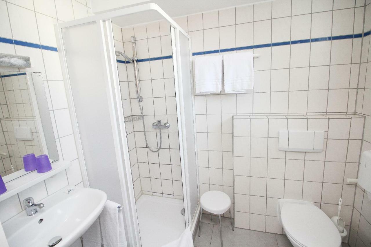 Hotel Pension Koeberl Мюнхен Экстерьер фото