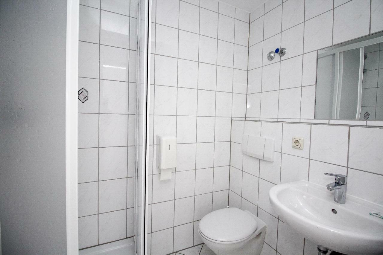 Hotel Pension Koeberl Мюнхен Экстерьер фото
