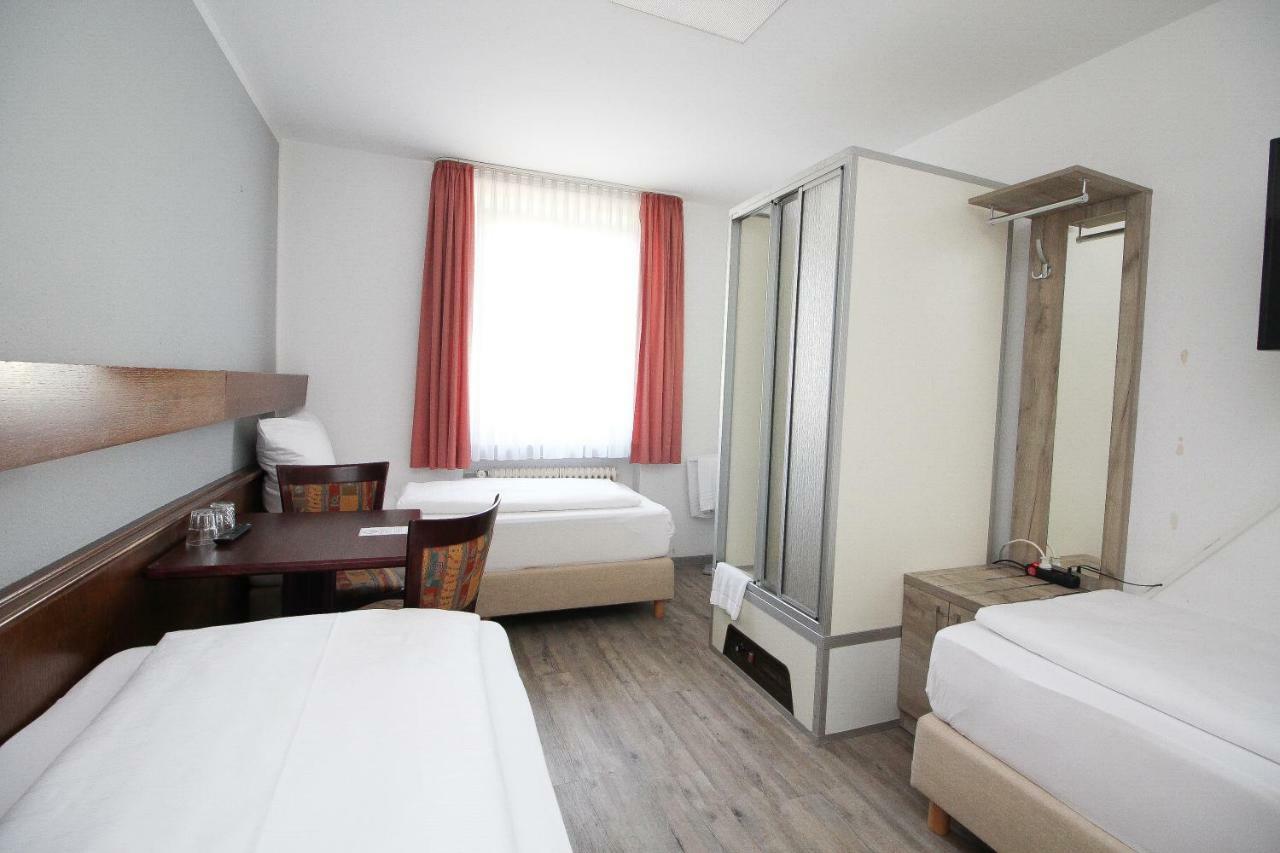 Hotel Pension Koeberl Мюнхен Экстерьер фото