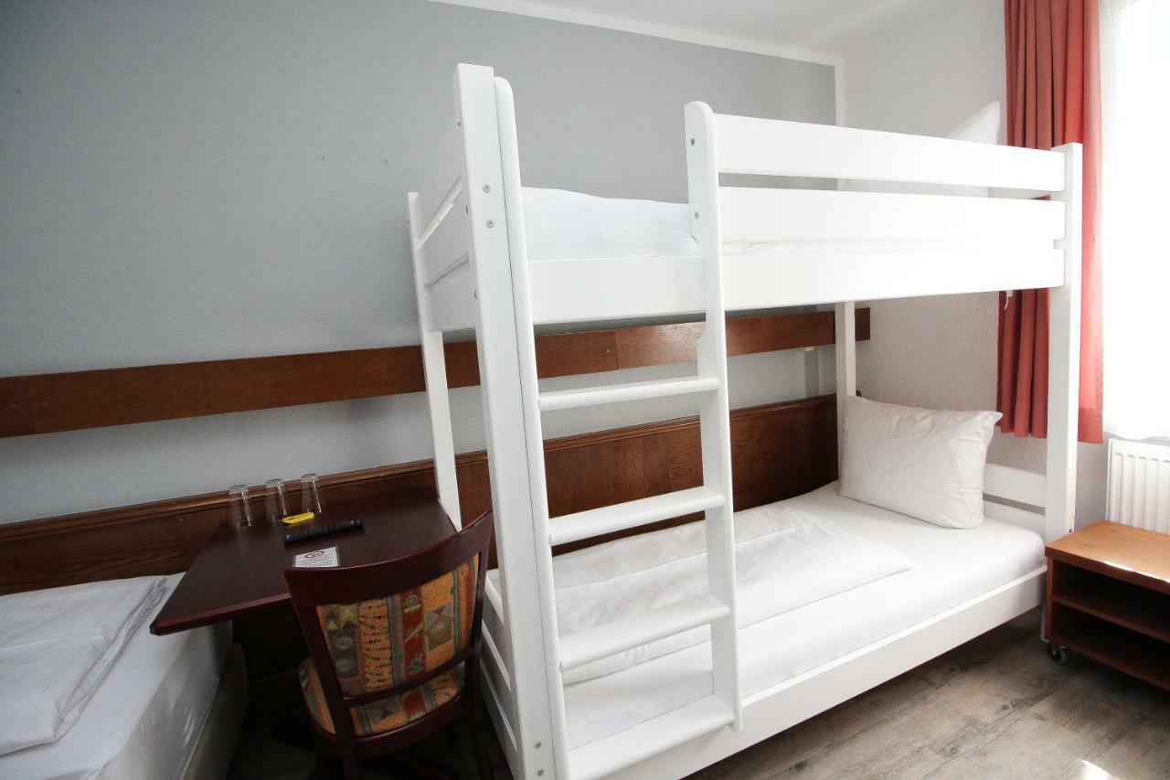 Hotel Pension Koeberl Мюнхен Экстерьер фото