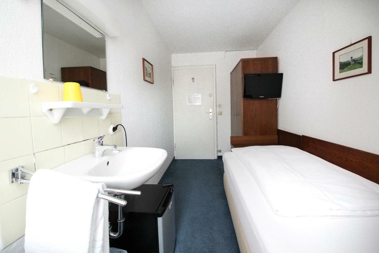 Hotel Pension Koeberl Мюнхен Экстерьер фото