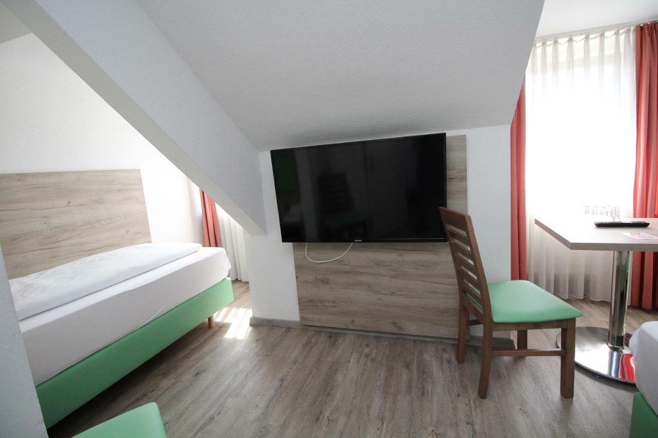 Hotel Pension Koeberl Мюнхен Экстерьер фото