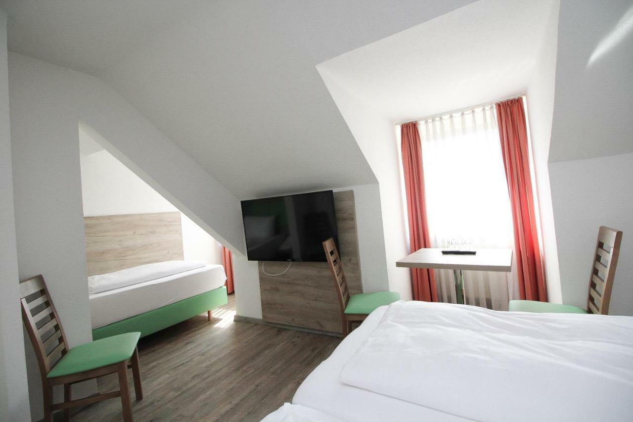 Hotel Pension Koeberl Мюнхен Экстерьер фото