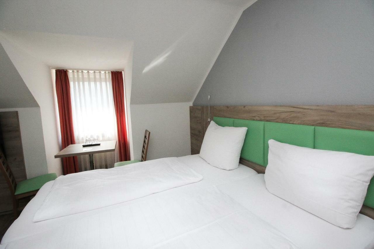 Hotel Pension Koeberl Мюнхен Экстерьер фото