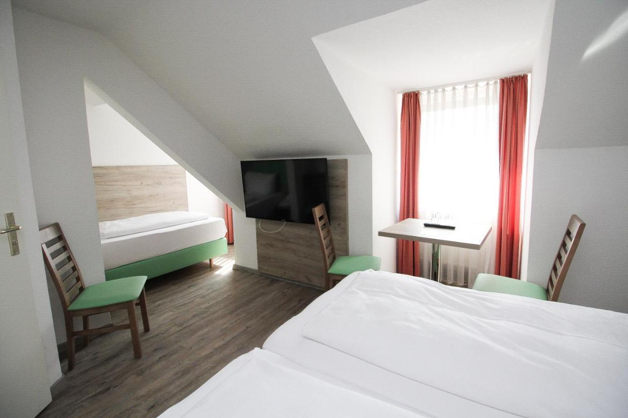Hotel Pension Koeberl Мюнхен Экстерьер фото