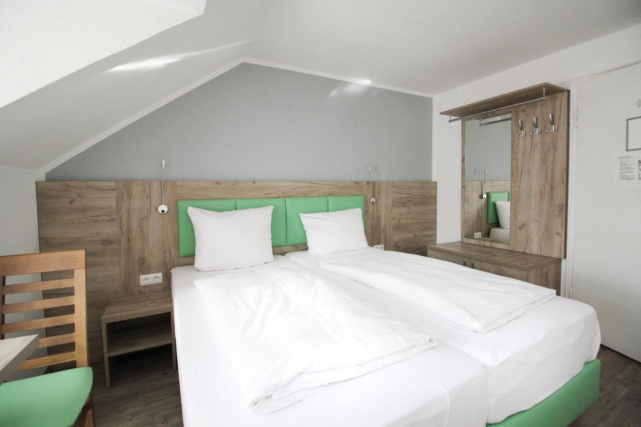 Hotel Pension Koeberl Мюнхен Экстерьер фото