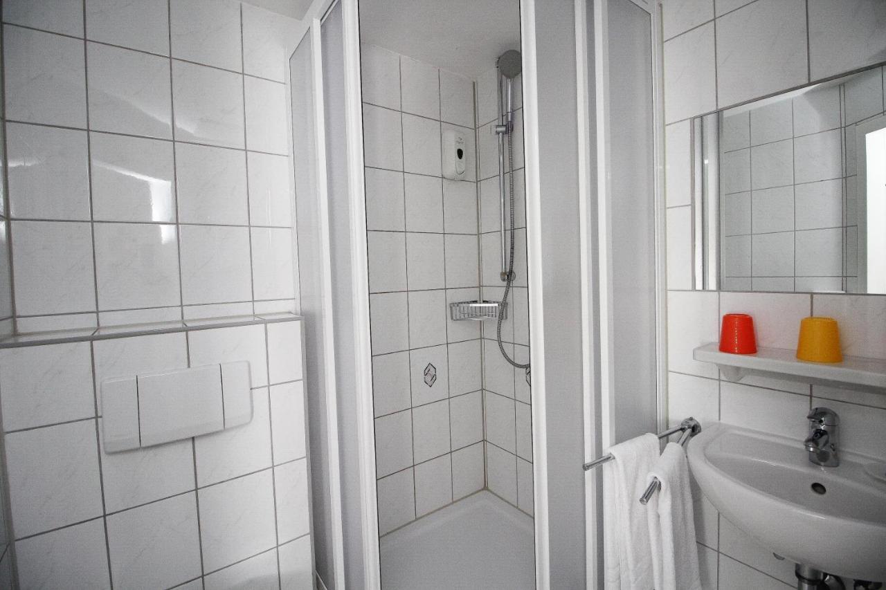 Hotel Pension Koeberl Мюнхен Экстерьер фото