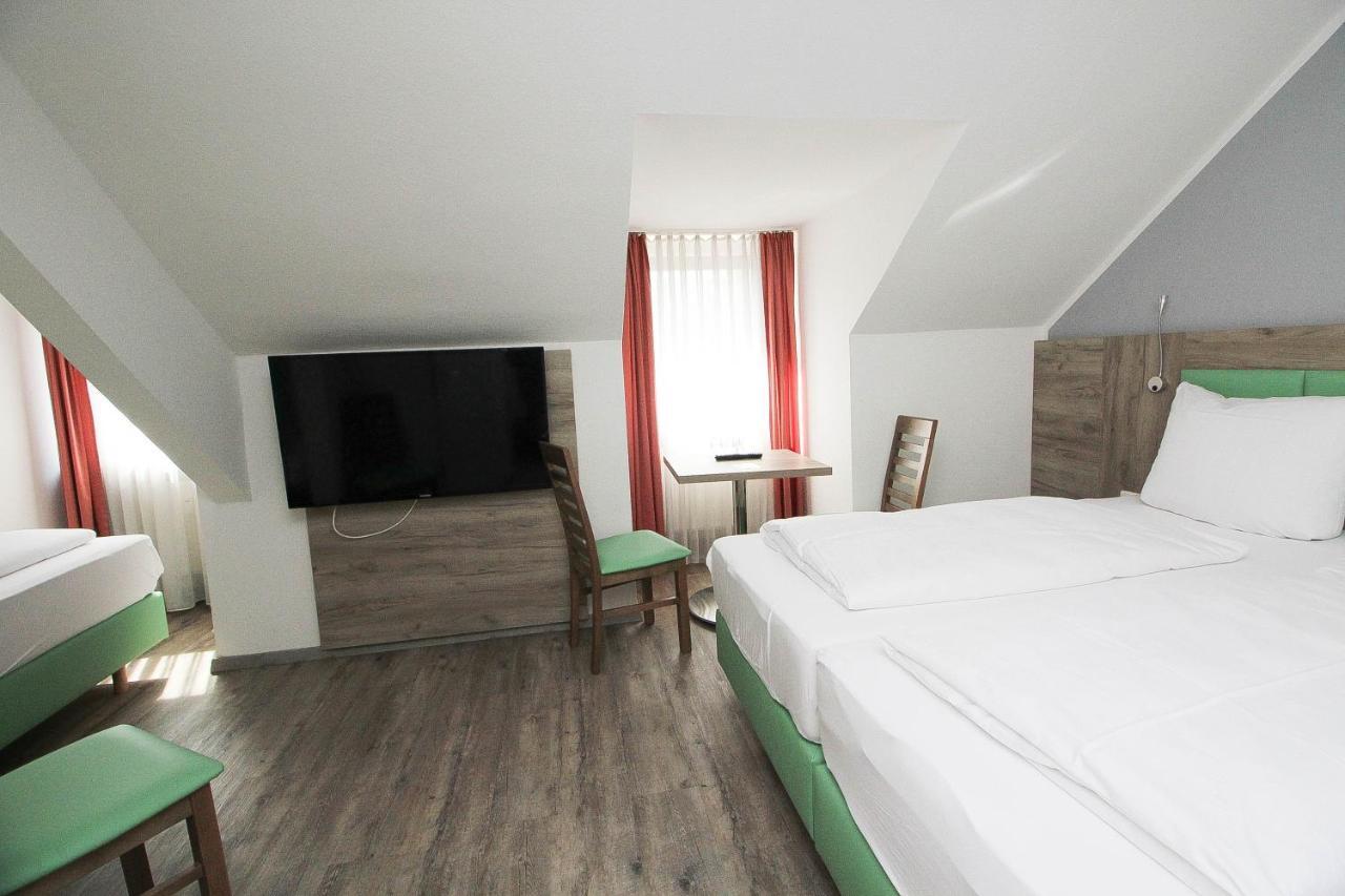 Hotel Pension Koeberl Мюнхен Экстерьер фото