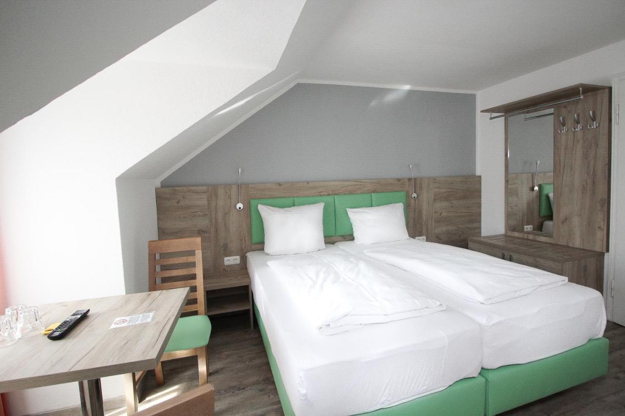 Hotel Pension Koeberl Мюнхен Экстерьер фото