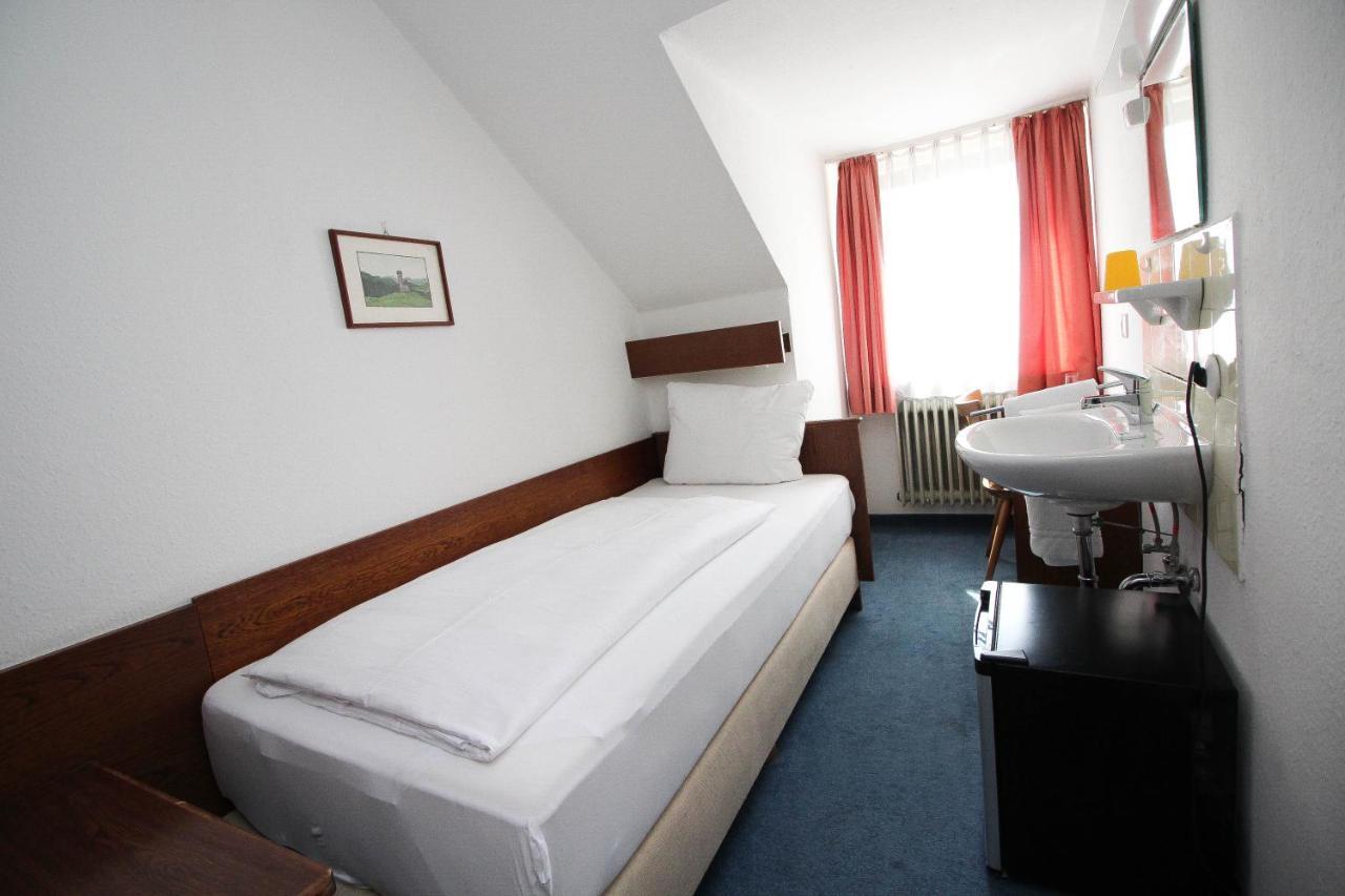 Hotel Pension Koeberl Мюнхен Экстерьер фото